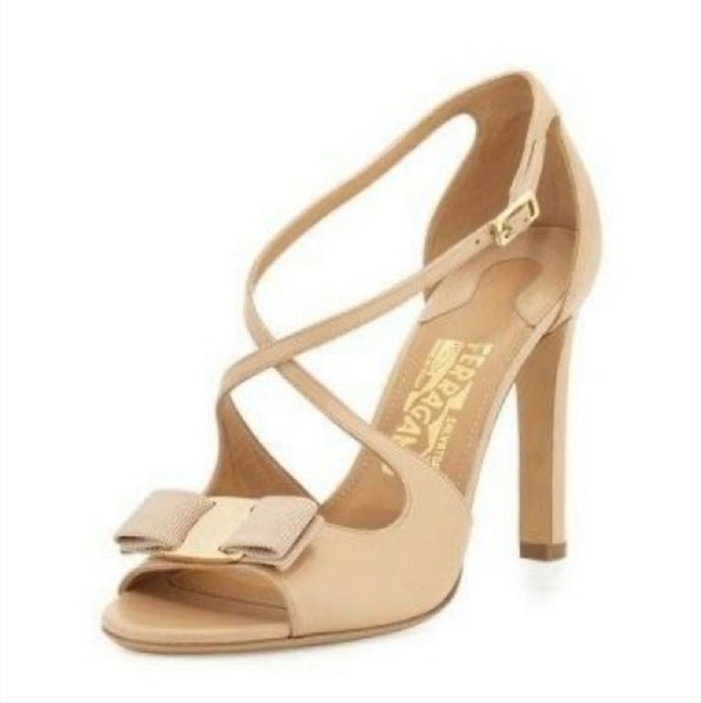 Nude Gabrielle leather bow.